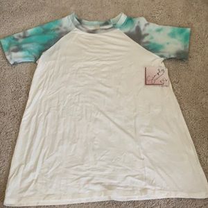 NWT Small Magic Fit Ivory With Tie Dye Sleeves